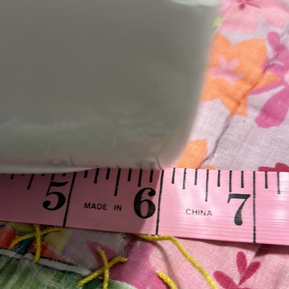 Pure White Lilies Utensils Holder - Picture 8 of 8